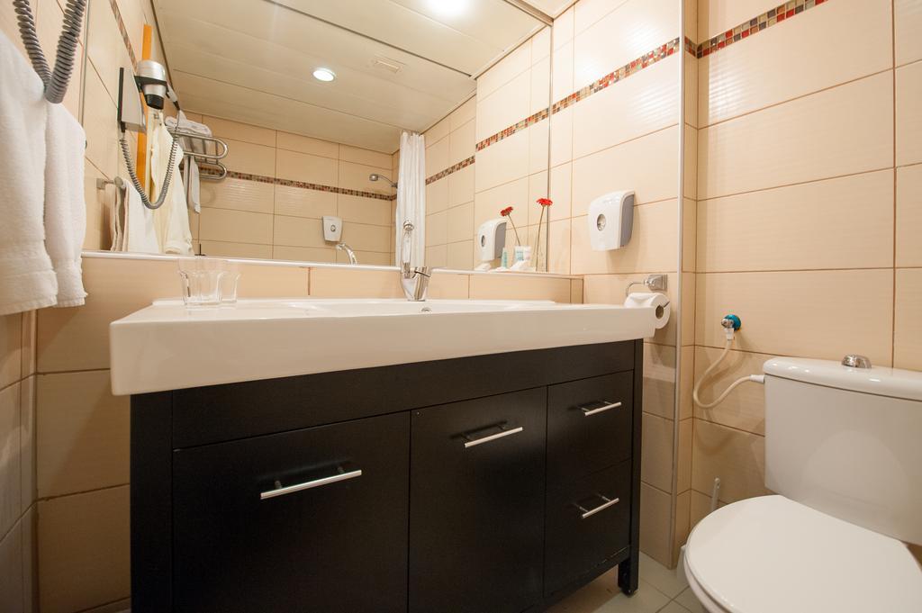 Apropo Hotel Ramat Gan Esterno foto